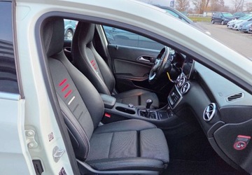 Mercedes Klasa A W176 Hatchback 5d Facelifting 180 122KM 2016 Mercedes-Benz Klasa A 1,6 Ben 122 km AMG 6 -biegow 1.6 Benzyna 122KM, zdjęcie 7