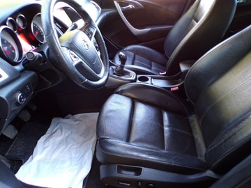 Opel Astra J GTC 1.4 Turbo ECOTEC 140KM 2014 Opel Astra FUUL OPCJA COSMO I WŁAŚĆ 2014R, zdjęcie 28