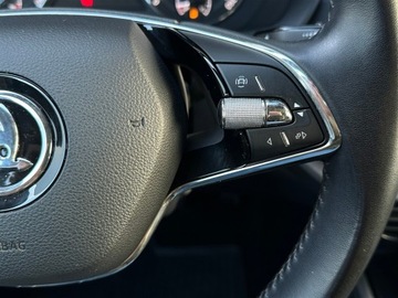 Skoda Octavia IV Liftback 1.5 TSI EVO 150KM 2021 Skoda Octavia 1.5TSI 150KM Ambition l Reflektory L, zdjęcie 19