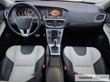 Volvo V40 II Cross Country Facelifting 2.0 T4 190KM 2018 Volvo V40 Salon PL FV23 Summum T4 AWD 190KM Skóra, zdjęcie 9