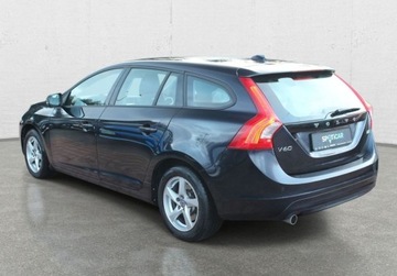 Volvo V60 I Kombi Facelifting 2.0 D3 DRIVE-E 150KM 2016 Volvo V60 D3 Momentum Gwarancja 2.0 Diesel 150KM, zdjęcie 3