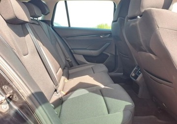 Skoda Octavia IV Liftback 1.5 TSI EVO 150KM 2021 Skoda Octavia Ambition 1.5 TSI e-Tec 150 KM Kamera LED Czujniki Climat, zdjęcie 6