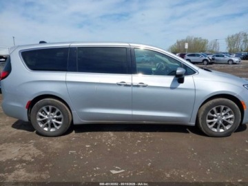 Chrysler Pacifica II 2023 Chrysler Pacifica Touring L 2023 3.6 Benzyna 287KM, zdjęcie 5