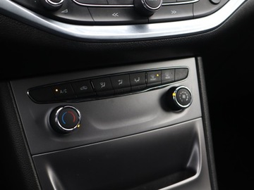 Opel Astra J GTC 1.6 CDTI Ecotec 110KM 2015 Opel Astra 1.6 CDTI, Navi, Klima, Tempomat, zdjęcie 16