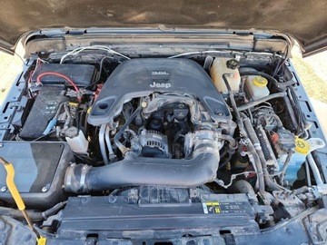 Jeep Wrangler IV 2020 Jeep Wrangler Unlimited Sahara 2020 3.6 Benzyna 285KM, zdjęcie 6