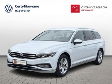 Volkswagen Passat B8 Variant Facelifting 2.0 TDI SCR 150KM 2023 Volkswagen Passat TDI 150KM Elegance LED Matrix Nawigacja Martwe pole