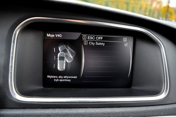 Volvo V40 II Hatchback Facelifting 2.0 D2 120KM 2017 Volvo V40 2,0 D2 2017 Rok Lift Full Led, zdjęcie 24