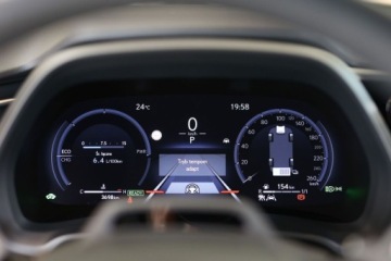 Lexus LBX 1.5 Hybrid 136KM 2024 Lexus LBX 1.5 Hybrid Cool 1.5 Hybryda 136KM, zdjęcie 35