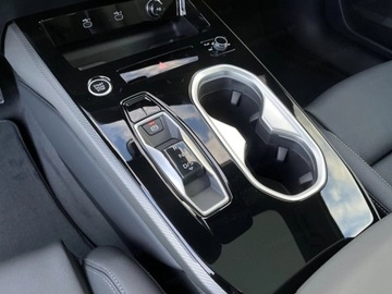 Audi A6 C8 Allroad 2.0 40 TDI 204KM 2025 AUDI A6 TDI quattro S line Avant Combi (204 KM) 2025, zdjęcie 8