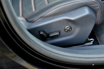 Peugeot 508 I SW Facelifting 2.0 BlueHDi 150KM 2015 Peugeot 508 SW 2,0 HDI 150 KM GT-Line JBL Navi, zdjęcie 14