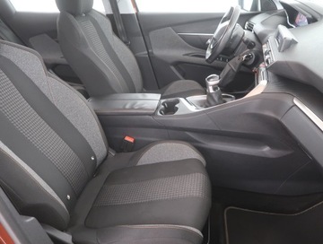 Peugeot 3008 II Crossover 1.2 PureTech 130KM 2017 Peugeot 3008 1.2 PureTech, Klima, Tempomat, zdjęcie 8