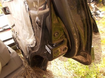 HYUNDAI TERRACAN 02 ZÁMEK DVEŘE PRAVÝ ZADNÍ