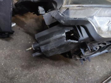 MITSUBISHI GRANDIS SVĚTLO PRAVÝ PŘEDNÍ EVROPA