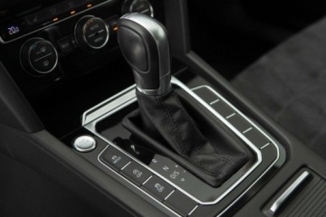 Volkswagen Passat B8 Limousine 2.0 TDI BlueMotion SCR 190KM 2017 Volkswagen Passat Highline 2.0 TDI 190 KM DSG Salon Polska Autotrade, zdjęcie 29