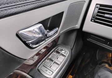 Jaguar XF I Sedan 3.0D V6 210KM 2010 Jaguar XF 2010r, 3.0 Diesel. AUTOMAT. Lekko uszkodzony prawy przod. 3.0, zdjęcie 9