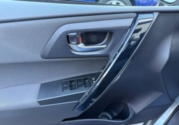 Toyota Auris II Touring Sports Facelifting 1.8 Hybrid 136KM 2018 Toyota Auris salon Polska, Gwarancja 1.8 Hybryda 136KM, zdjęcie 15