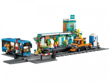 LEGO City 60335 Большой набор «Железнодорожный вокзал», 907 деталей