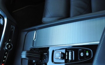 Volvo V60 II  Kombi 2.0 D4 190KM 2020 Volvo V60 VOLVO V60 2.0 B4 197km 2020R R-Design ORYGINAL Fa Vat23 2.0, zdjęcie 32