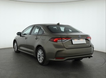 Toyota Corolla XII Sedan 1.8 Hybrid 122KM 2022 Toyota Corolla 1.8 Hybrid, Salon Polska, zdjęcie 3