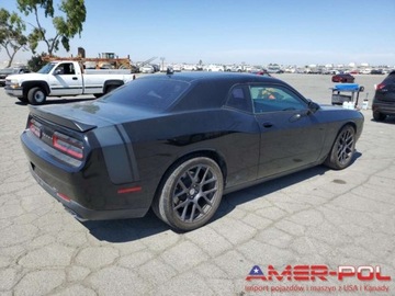 Dodge Challenger III 2016 Dodge Challenger _RT_SCAT PACK_Shaker_V8_6.4 L_485 km_2016r 6.4 Benzyna, zdjęcie 2