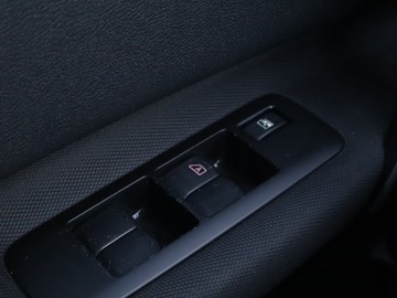 Nissan Qashqai I Crossover 1.6 dCi DPF 130KM 2011 Nissan Qashqai+2 1.6 dCi, 7 miejsc, Navi, Klima, zdjęcie 17