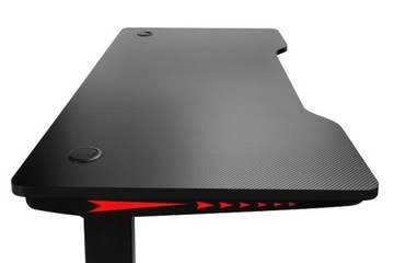 Игровое кресло и письменный стол для геймера — отличный игровой набор