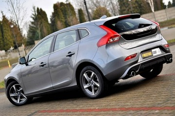 Volvo V40 II Hatchback 2.0 D2 DRIVE-E 120KM 2015 Volvo V40 R-Design Xenon Ledy Digital Alcantara, zdjęcie 3