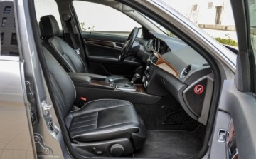 Mercedes Klasa C W204 Limuzyna 3.5 350 4MATIC 306KM 2012 Mercedes-Benz Klasa C 3,5 (306KM) 2012 r. Lift Automat 4Matic 3.5 Benzyna, zdjęcie 10