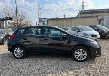 Toyota Auris I Hatchback 3d Facelifting 1.6 Valvematic 132KM 2013 Toyota Auris nawigacja, kamera cofania 1.6 Benzyna 132KM, zdjęcie 4