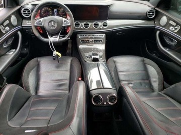 Mercedes Klasa E W213 2018 Mercedes-Benz Klasa E 2018, 3.0L, 4x4, 43 AMG, od ubezpieczalni 3.0 Benzyna, zdjęcie 7