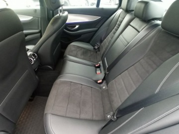 Mercedes Klasa E W213 Limuzyna 2.0 220d 194KM 2018 Mercedes E 220 salon, I wł, bezwyp. AMG Line, zdjęcie 8