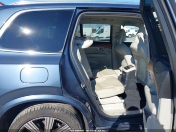 Volvo XC90 II SUV Facelifting 2.0 B6 Benzynowy Mild Hybrid 314KM 2020 Volvo XC 90 T8 Inscription 7 Passenger 2020 2.0l 2.0 Hybryda 313KM, zdjęcie 12