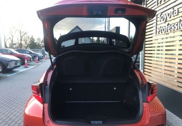 Toyota C-HR I Crossover Facelifting 2.0 Hybrid Dynamic Force 184KM 2019 Toyota C-HR Toyota C-HR 2.0 Hybrid Premiere Edition 2.0 Hybryda 184KM, zdjęcie 6