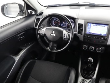Mitsubishi Outlander II 2.0 DID DOHC 140KM 2009 Mitsubishi Outlander 2.0 DI-D, Salon Polska, 4X4, zdjęcie 6