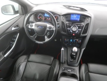 Ford Focus III Kombi 2.0 EcoBoost 250KM 2012 Ford Focus 2.0 EcoBoost ST, Skóra, Xenon, zdjęcie 6