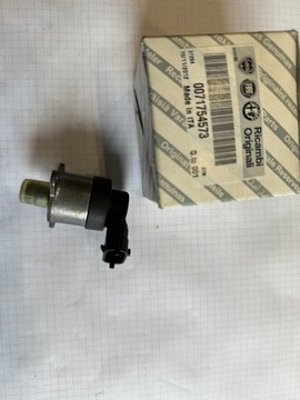 Alfa Romeo OE 71754573 regulator ciśnienia paliwa pompy