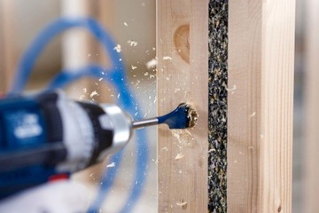BOSCH - СВЕРЛО ПО ДЕРЕВУ СВЕРЛО 40x152мм САМОРЕЗ.