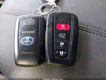 Toyota RAV4 V 2021 Toyota RAV4 2021 TOYOTA RAV4 HYBRID XLE PREMIUM 2.5 Hybryda 176KM, zdjęcie 9