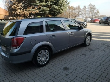 Opel Astra H Kombi 1.9 CDTI ECOTEC 120KM 2005 Opel Astra 1.9 CDTI 120KM Klimatyzacja Elektryka, zdjęcie 4