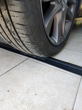 ГАРАЖНАЯ ПРОКЛАДКА ПОРОГ ДЛЯ ВОРОТ 75х13ММ 3.5М + КЛЕЙ ПОРОГА B-662