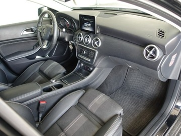Mercedes Klasa A W176 Hatchback 5d Facelifting 180 122KM 2017 Mercedes A 180 1.6 Ben.122KM/Automat/Salon, zdjęcie 17