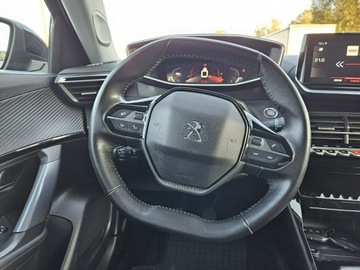 Peugeot 2008 II SUV 1.2 PureTech 130KM 2020 Peugeot 2008 1,2 benzyna 130KM nawigacja kamera, zdjęcie 9