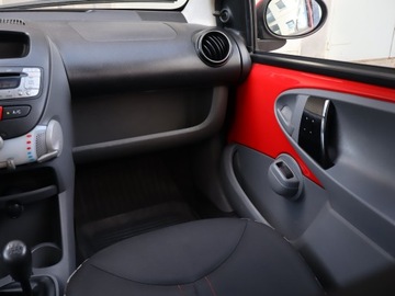 Citroen C1 I Hatchback 3d Facelifting 1.0 i 68KM 2011 Citroen C1 1.0, Klima, zdjęcie 7