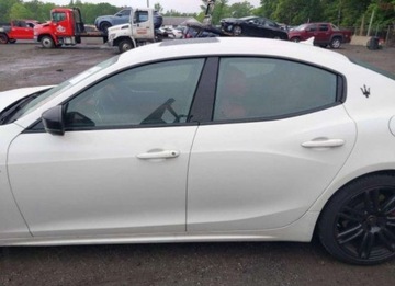 Maserati Ghibli III 2022 Maserati Ghibli 2022, 3.0L, 4x4, MODENA, od ubezpieczalni 3.0 Benzyna 424KM, zdjęcie 2