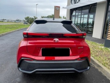 Toyota C-HR II SUV Plug-In 2.0 Hybrid Dynamic Force Plug-in  223KM 2025 Executive 2.0 Plug-in Hybrid Dynamic Force 223KM | Podgrzewane fotele!, zdjęcie 3