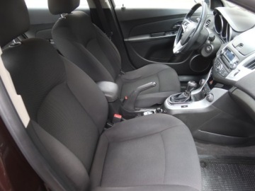 Chevrolet Cruze Hatchback 5d 1.8 16V DOHC 141KM 2013 Chevrolet Cruze 1.8 i 16V, Salon Polska, zdjęcie 8