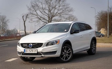 Volvo 2015 Volvo V60 Cross Country Volvo V60 I Cross Country 2.5 T5 AWD 254KM 2.5