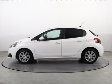Peugeot 208 I Hatchback 5d Facelifting 1.2 PureTech 82KM 2019 Peugeot 208 1.2 PureTech, Salon Polska, zdjęcie 2