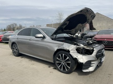Mercedes Klasa E W214 Sedan 2.0 220d 197KM 2023 Mercedes E 220 PL AMG Diesel 4Matic Kamera Skóra, zdjęcie 1