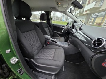 Mercedes Klasa B W246 Sports Tourer Facelifting 1.6 180 122KM 2017 MERCEDES B180, 1,6l benzyna 122KM Automat Niski przebieg: 103,232km, zdjęcie 29